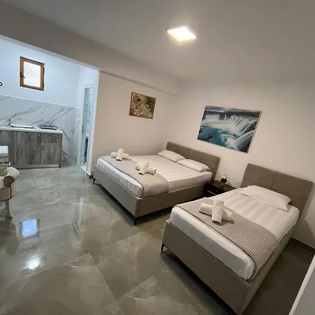 Ksamil Guesthouse Villa Konukevi