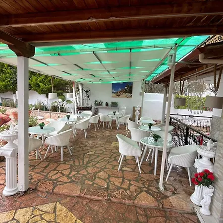 Ksamil Guesthouse Villa *