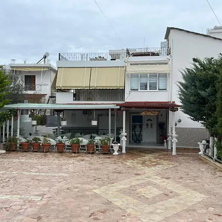 Ksamil Guesthouse Villa *