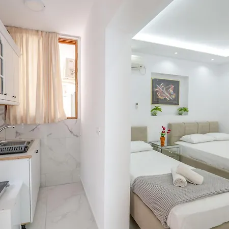 Ksamil Guesthouse Villa Pensjonat
