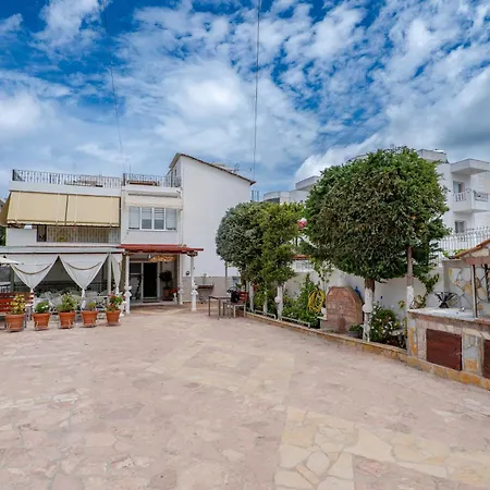 Guest house Ksamil Guesthouse Villa 3*