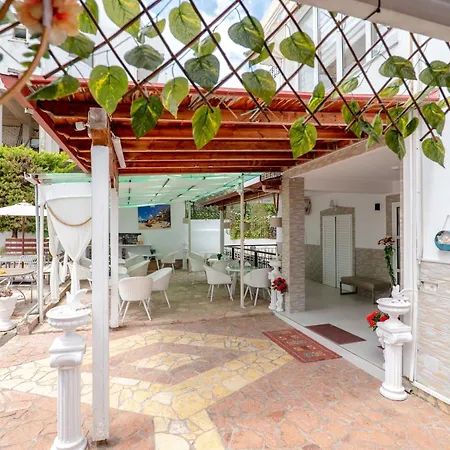 Guest house Ksamil Guesthouse Villa