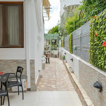 Guest house Ksamil Guesthouse Villa 3*